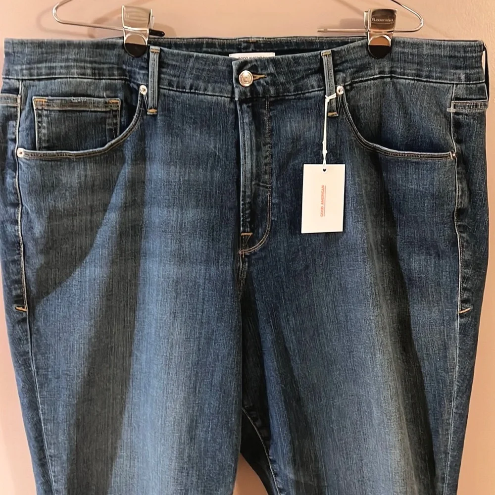 Good American Good Straight Jeans - Picture 4 of 9